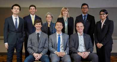 Patrick Pietsch receiving MRS Graduate Student Gold Award