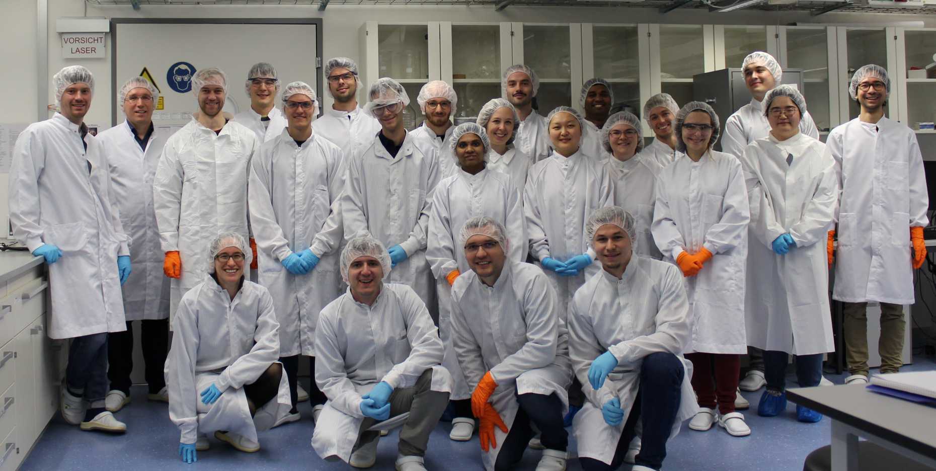Enlarged view: The MaDE group in the (Opto)electronics Laboratory in ETZ
